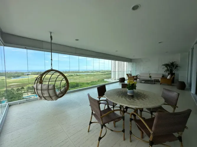 Apartamento de 4 suítes, 381m², 4 vagas, com vista para o Golf, lagoa e mar na Barra da Ti