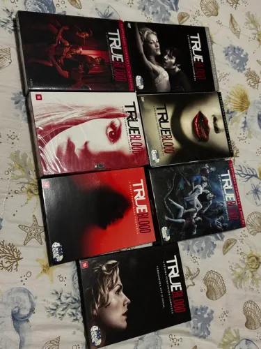 BOX DVD SÉRIE TRUE BLOOD (1-7)