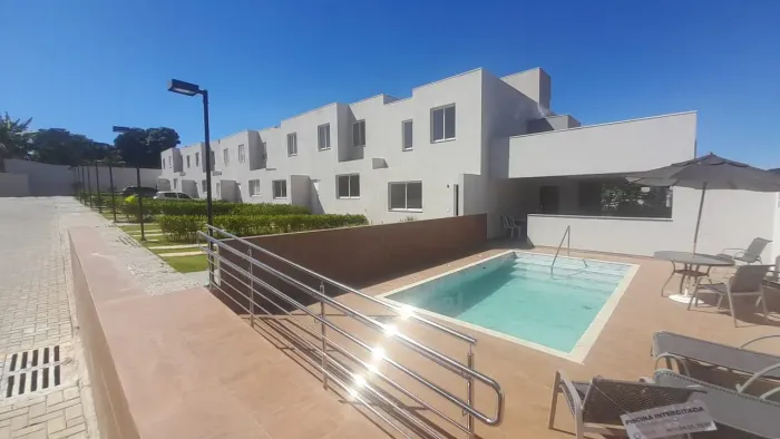 Casa de condomínio para aluguel possui 120 metros quadrados com 3 quartos