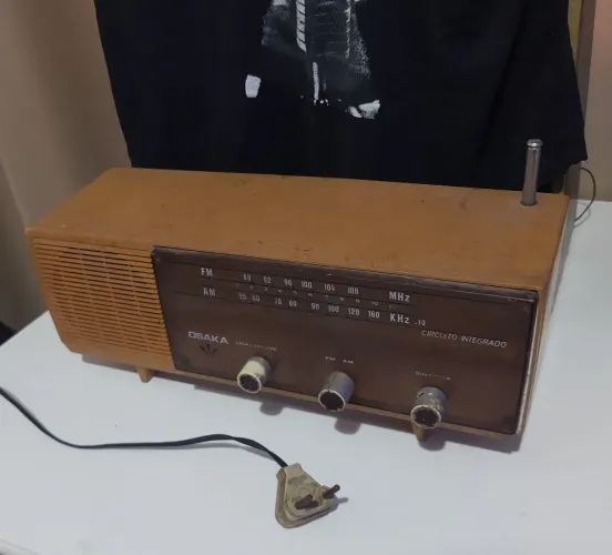 Rádio muito antigo RELIQUIA AM FM funcionando 