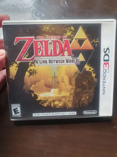 The Legend of Zelda: A Link Between Worlds - 3DS - Com luva
