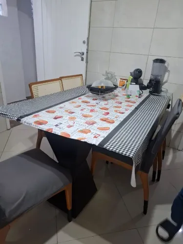 Mesa de jantar 6/8 lugares