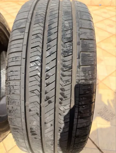 Vendo 2 pneus 245/45/20
