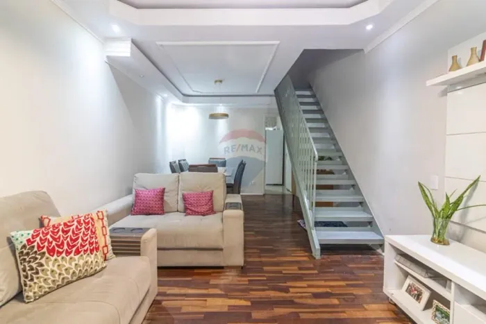 casa de condomínio em Capão Redondo, SP, 110m², 3 quartos e 2 banheiros. garagem coberta