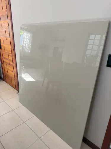 Tampo de mesa 150x150cm (pequena avaria)
