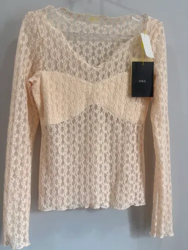 Blusa de renda Bemol nova