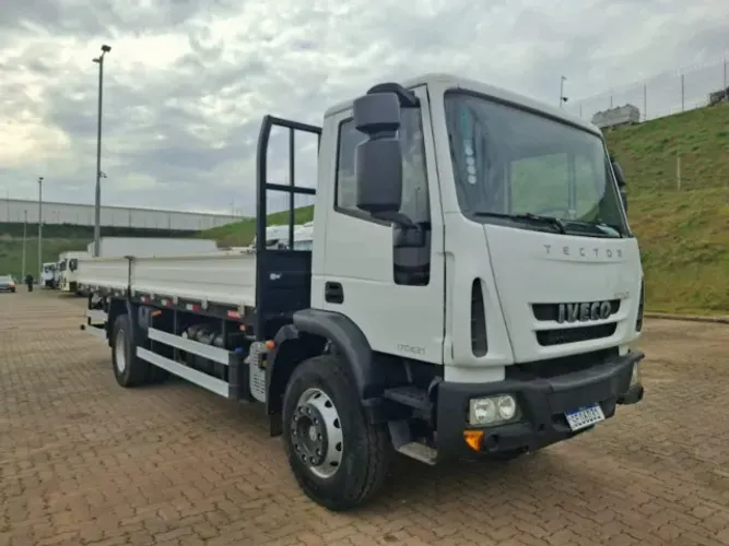 IVECO TECTOR 17E210 CARROCERIA R$ 313.000,00