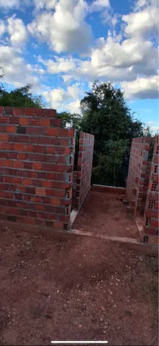Vende-se terreno com casa em Nazária-pi