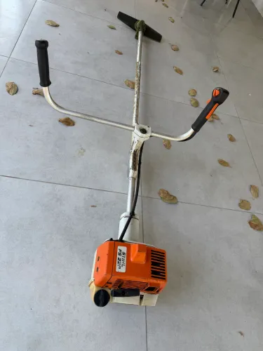Roçadeira Stihl FS 220