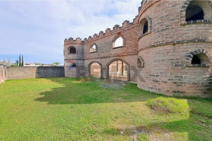 "Invista: Prédio Comercial, um CASTELO com 1.300-m² no Bairro Cidade Nova"