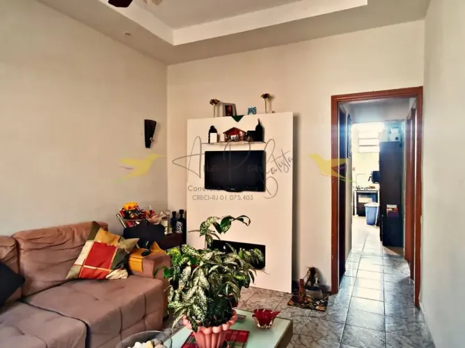 Ótima casa de vila 2quartos e vaga na porta em Quintino atrás da Igreja de SãoJorge!