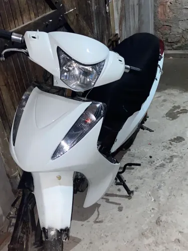 Moto 50 cc no precinho pra vender logo.