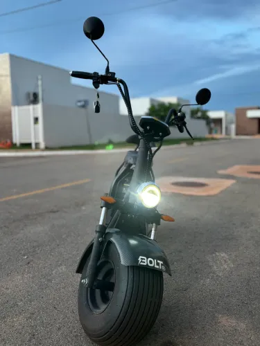 Vendo moto elétrica nova. Aceito propostas.