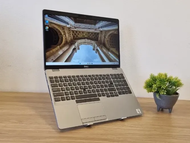 Notebook Dell Latitude 5511 - Core i5 | 10ª geração | 512GB SSD | 16GB DDR4 | 15.6"