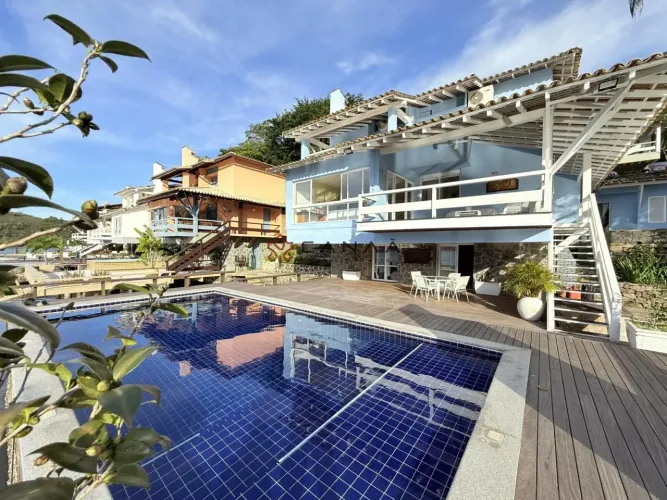Linda Casa no Porto Marisco  Luxo, Conforto e Exclusividade à Beira-Mar