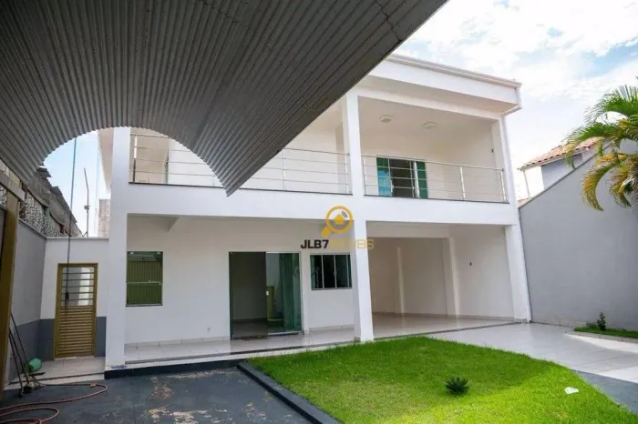 Sobrado Residencial à venda, Parque das Amendoeiras, Goiânia - SO0002.