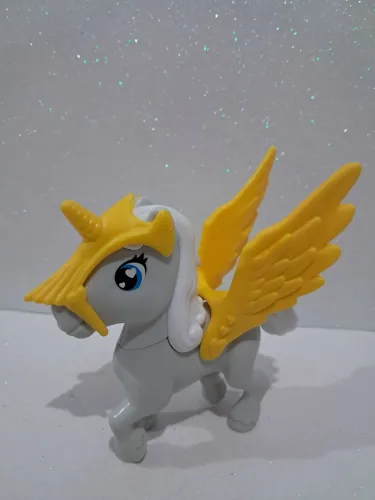 Unicórnio  miniatura kinder maxi 12cm