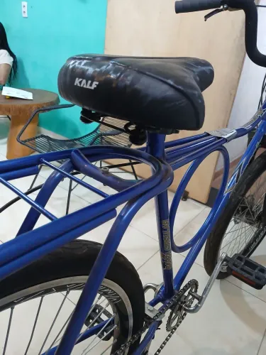 Bicicleta monark equipada