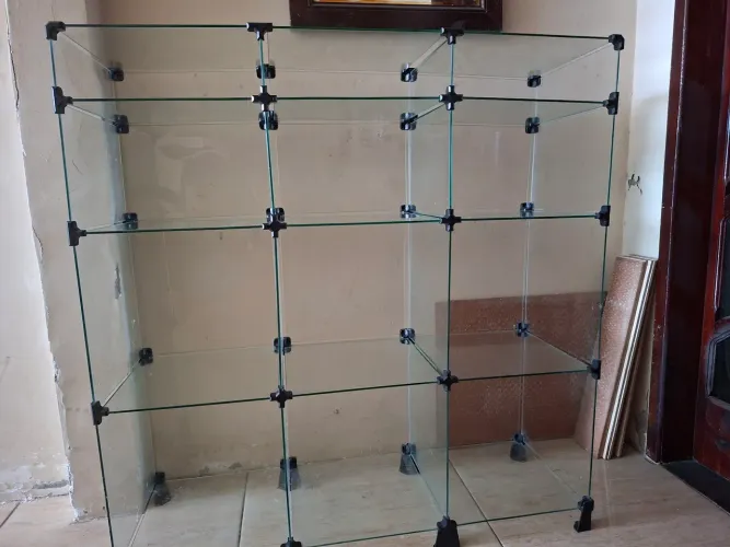 BALCÃO DE VIDRO MODULADO(USADO BOM) COM 12 COMPARTILHAMENTOS