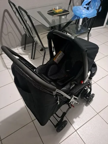 Carrinho + bebê conforto - Cosco