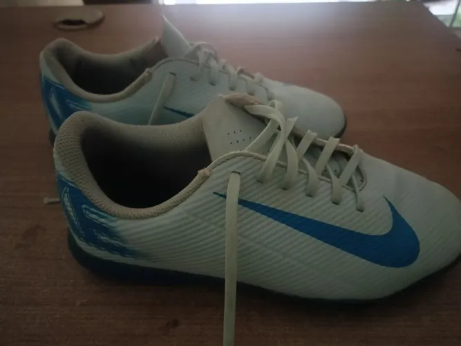 Chuteira Nike mercurial branca /azul society 36