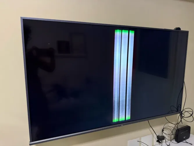 TV TCL 60? com defeito