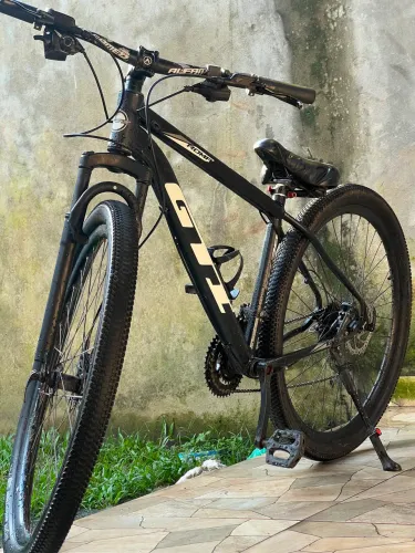 BICICLETA ARO 29 GTI ROMA COM FREIOS HIDRÁULICOS