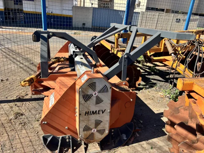 Triturador florestal 2022 himev 270+ seminova