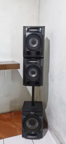 Caixas de som Philips e Sony 