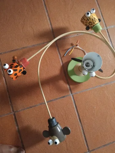 Lâmpada do candelabro do teto dos desenhos animados