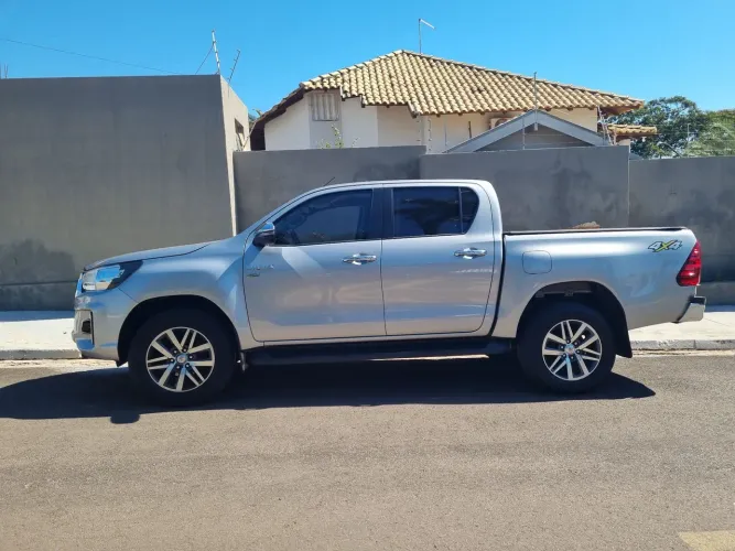 Toyota Hilux CD SRV 4X4 2.7 Flex 16V Aut. 2020