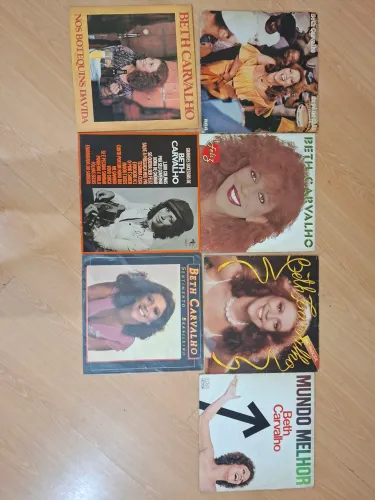 Lote Coleção 7 LPs Vinil Beth Carvalho - De Pé no Chão, Sentimento Brasileiro e Mais