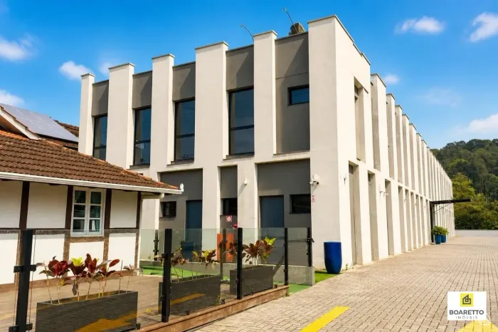 Alugo prédio Comercial com 954,05m² na rua Anita Garibaldi.