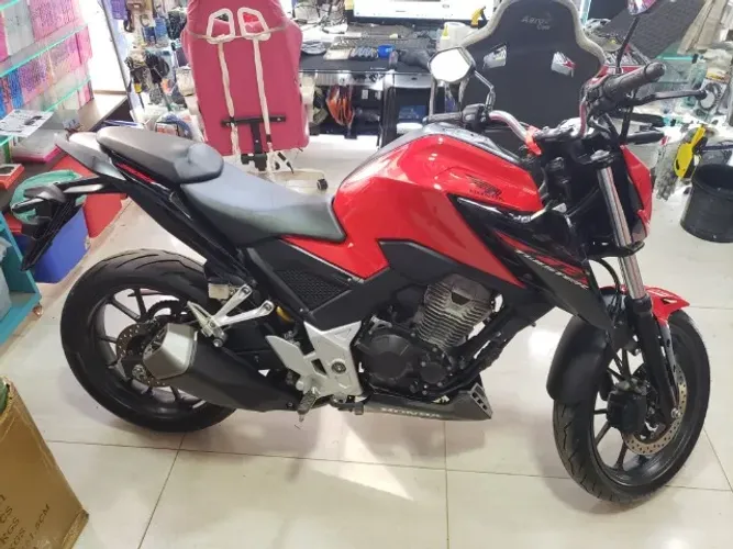 Honda CB 300F Twister ABS 2023/23 Novíssima Apenas 4.950Km, Aceita Cartão/Troca por Motos