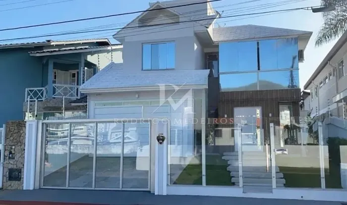 Casa com 4 suítes à venda no Santa Mônica, Florianópolis