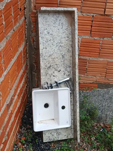 Pia lavabo com torneira