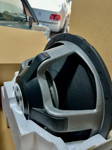 Subwoofer Hertz Audio 15 Polegadas