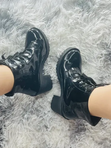 Bota coturno 36 e 39 tenho