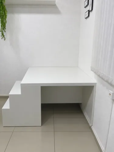 Vende-se Mesa profissional para pedicure com escada integrada