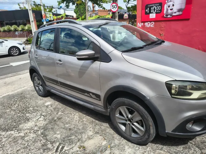 Volkswagen Crossfox 1.6 MI Total Flex 8V 5P 2012