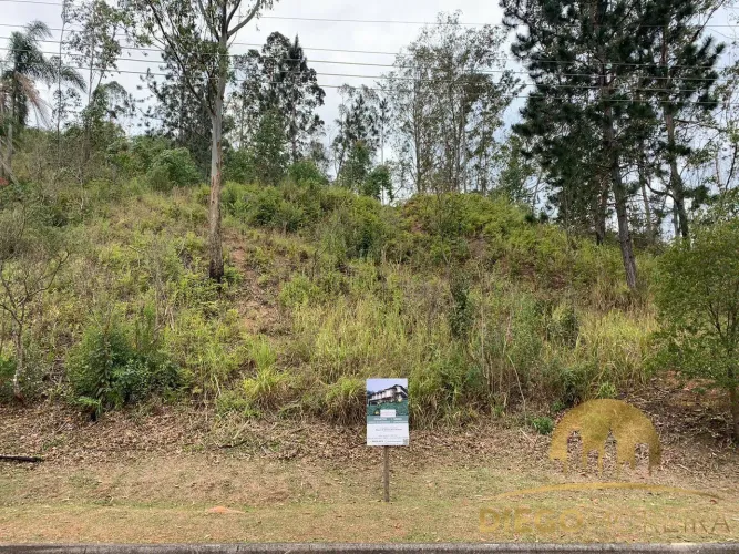 Terreno à venda e pronto para construir em condomínio de Mairiporã
