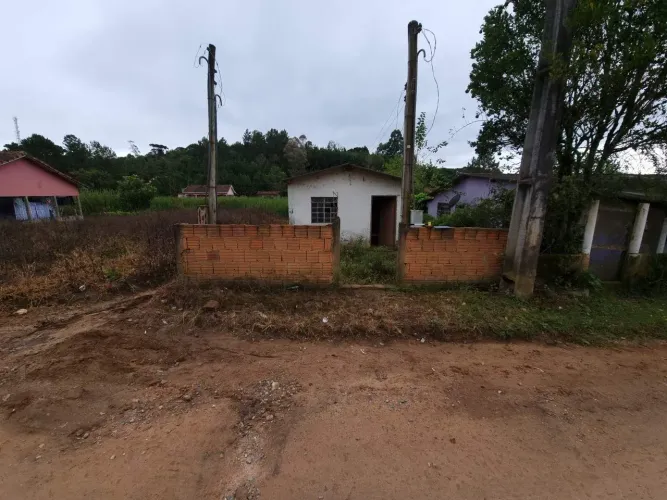 Casa para Venda em Apiaí, Palmitalzinho, 1 dormitório, 1 banheiro