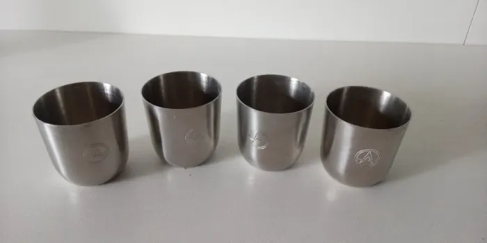 4 copinhos em inox 18.8 Hércules. Anos 60. Raridade