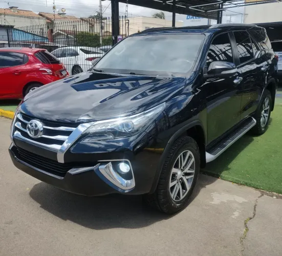 Toyota Hilux SW4 SRX 4X4 2.8 TDI 16V Dies. Aut. 2017
