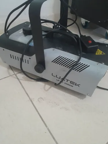 Maquina de fumaça luatek lk-y11 2000w