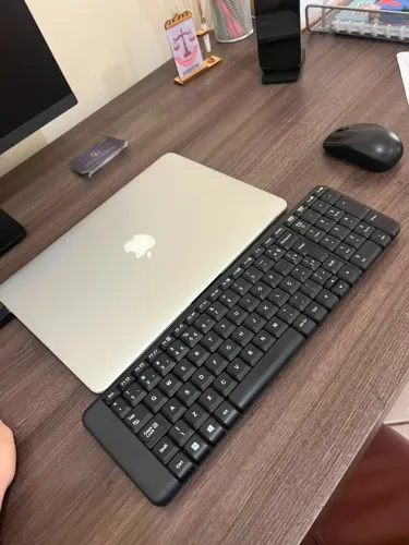 Macbook Air 2018 em perfeito estado, porém só com teclado e mouse externo