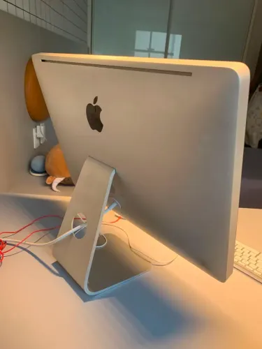Imac Apple 21,5" + teclado, Original. Conservado e pronto para uso