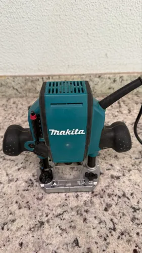 Tupia Coluna Makita RP0900 220V