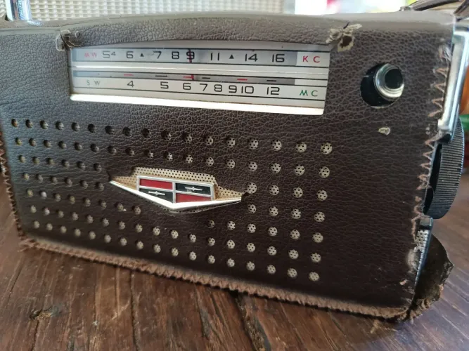 Rádio antigo evadin