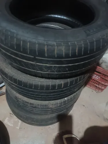PNEUS automotivo